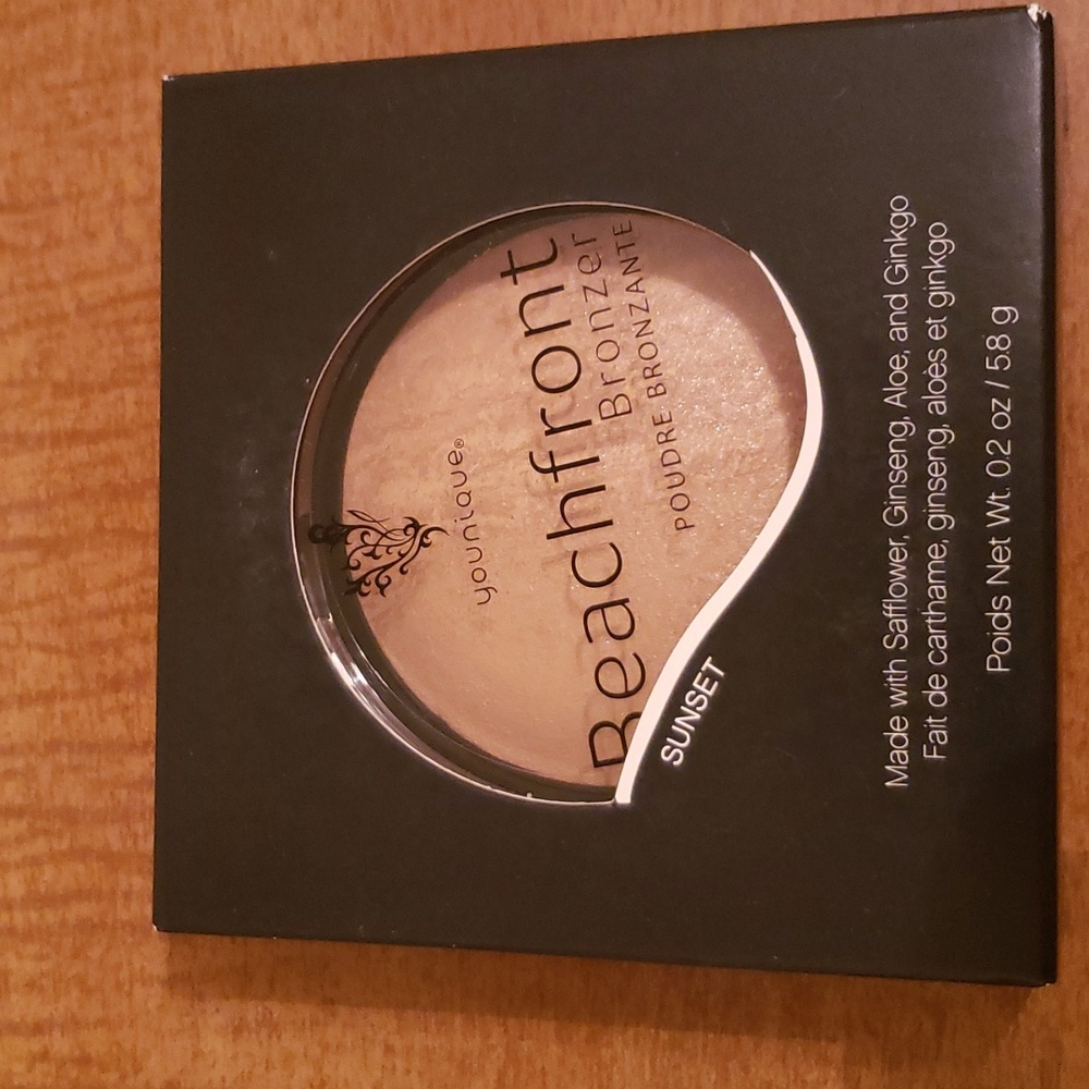 Younique beachfront bronzer